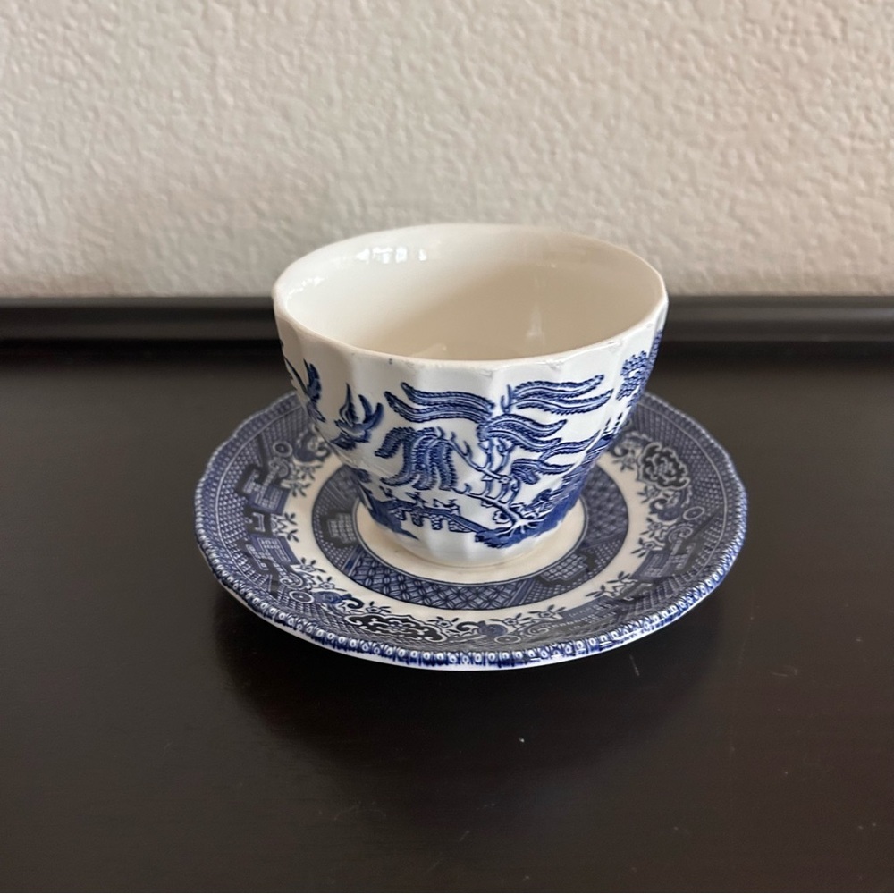 Vintage Royal Wessex Blue Transfer Willow Teacup & Saucer Made in England 8 sets - Picture 5 of 9
